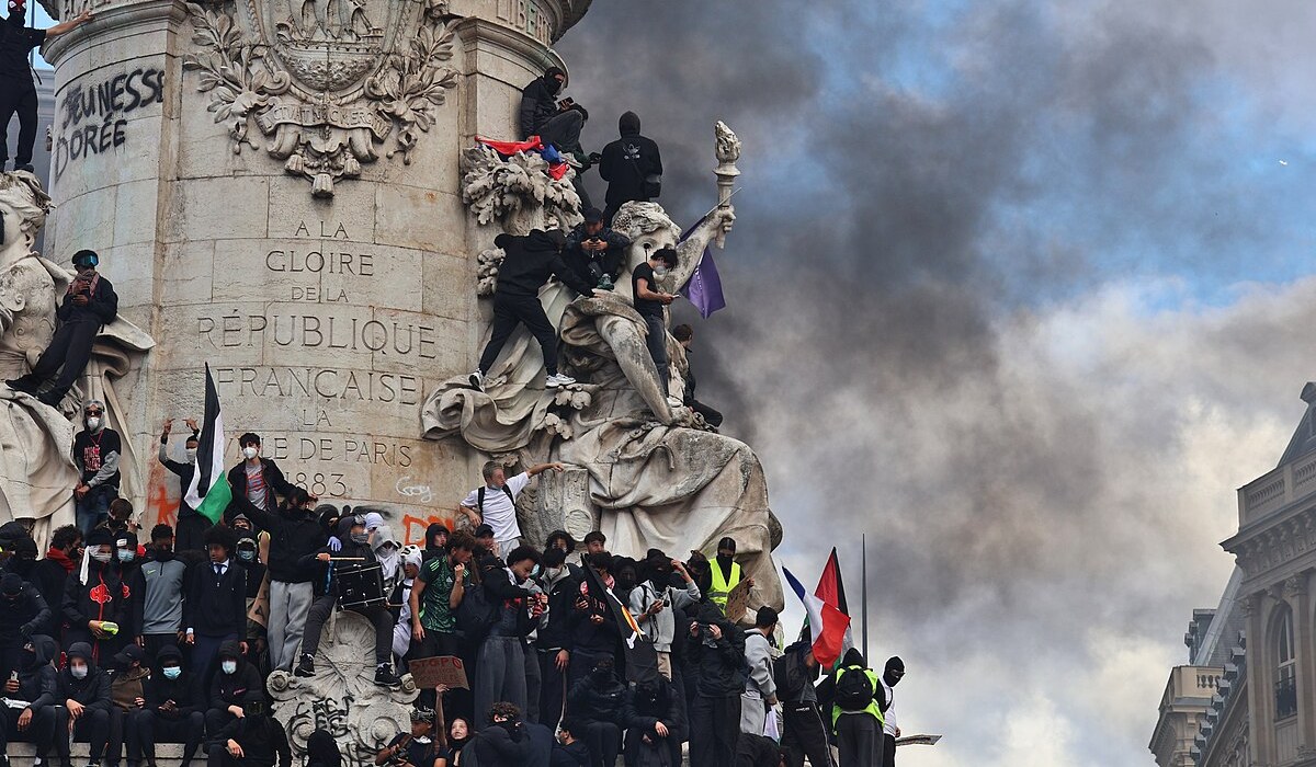 Rioters burn Limoges town hall as half a million march across France